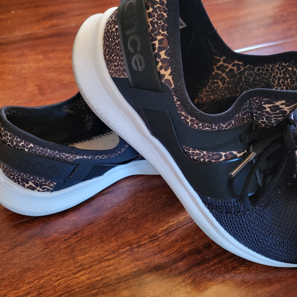 New Balance Black and Brown Sneakers with Breathable Mesh Pre-Owned